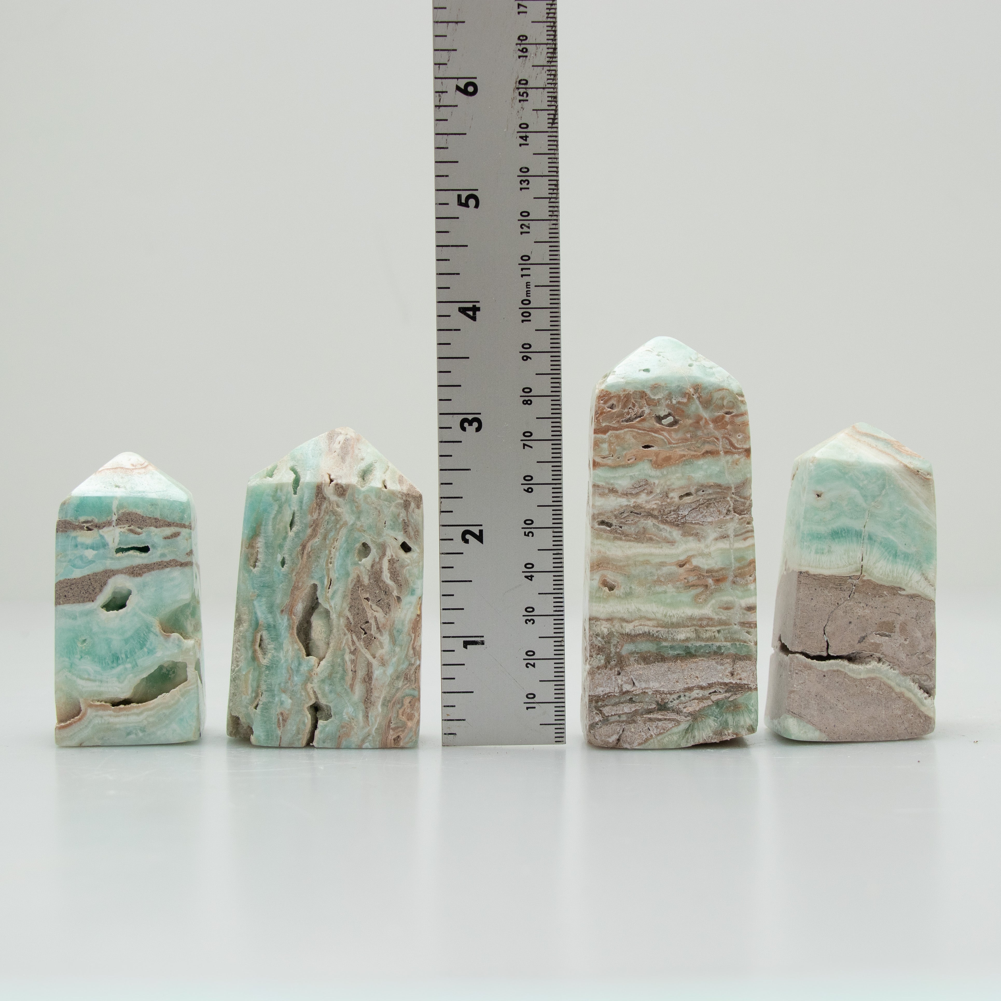Caribbean Calcite Tower, 100-200 Gr, 1 Piece