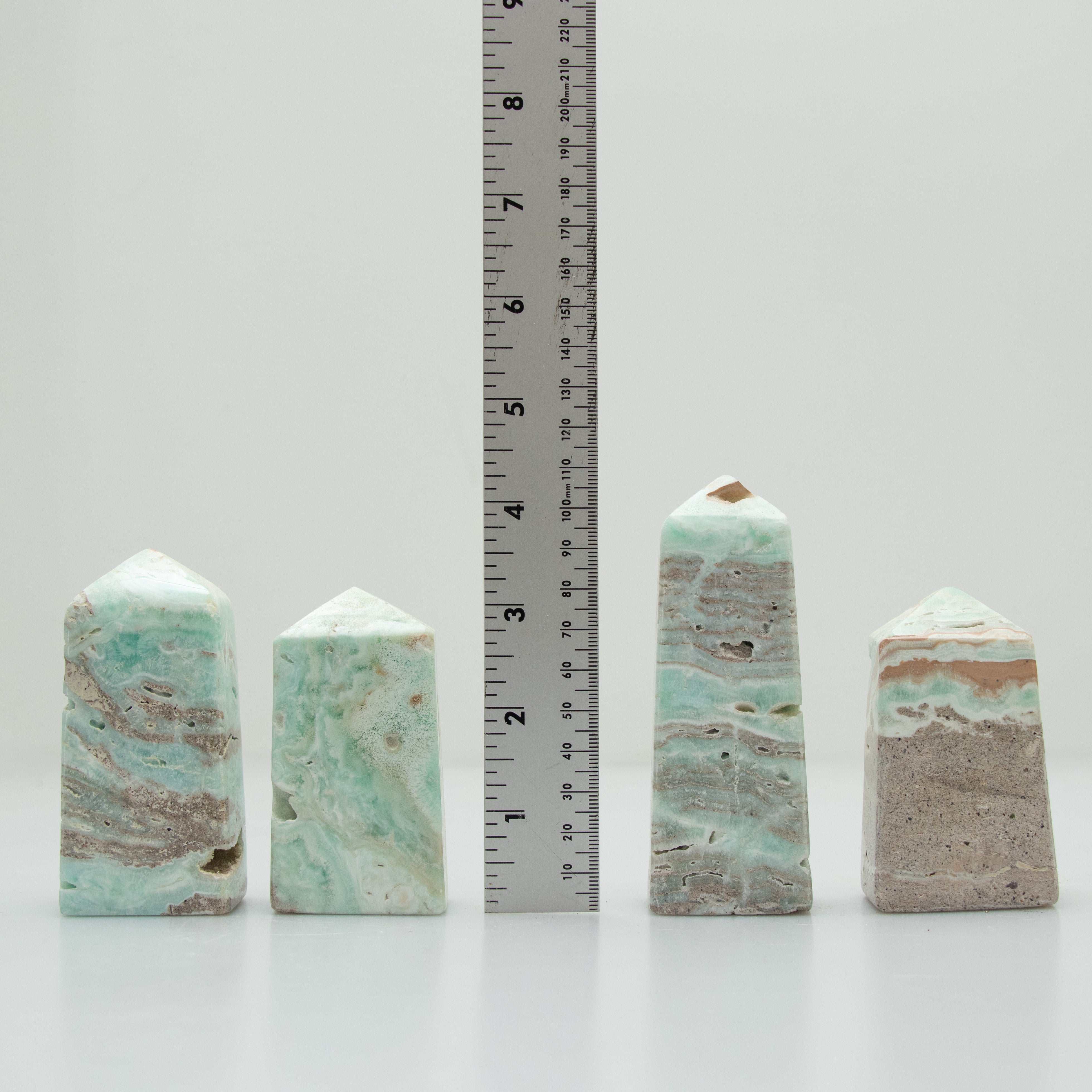 Caribbean Calcite Tower, 200-300 Gr, 1 Piece