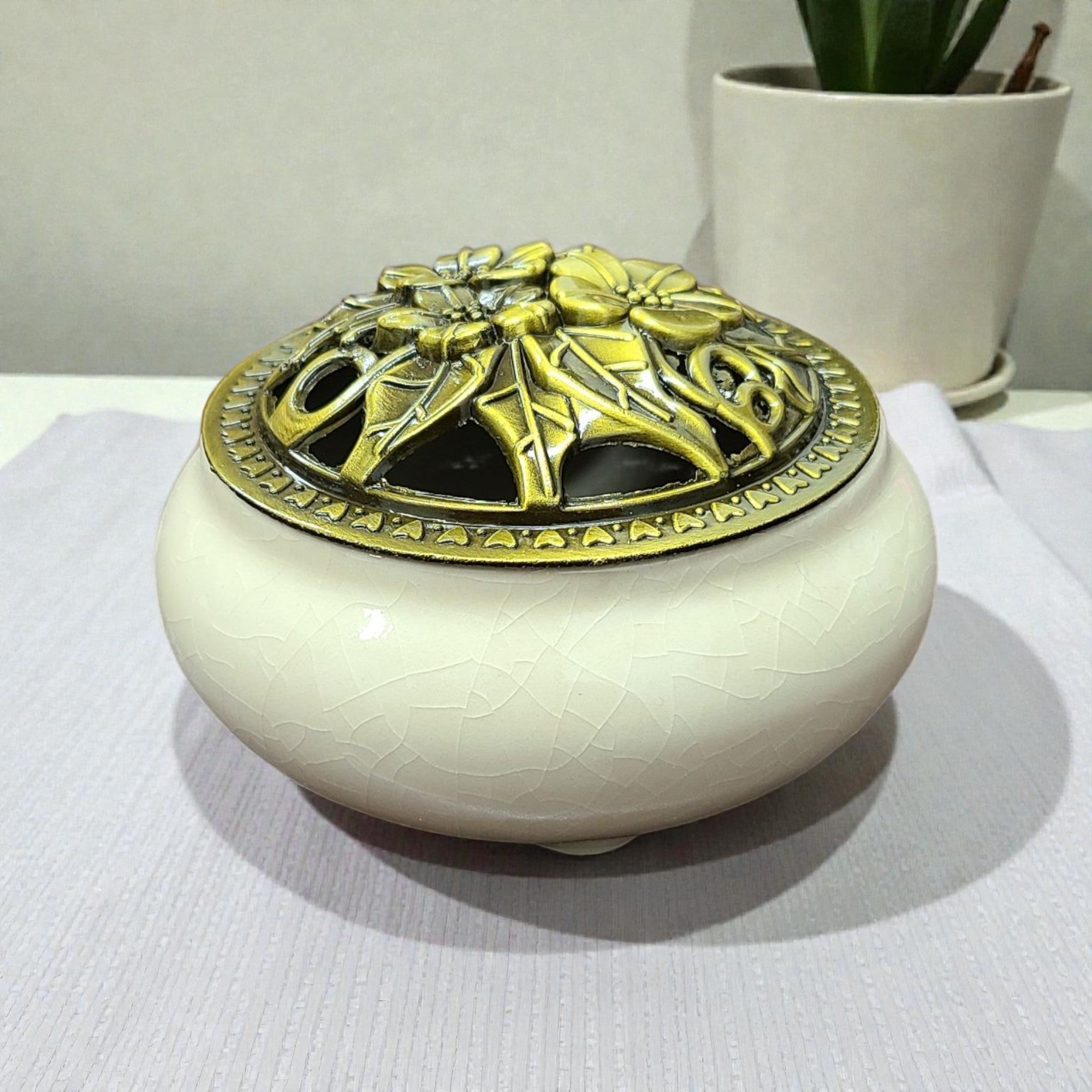 White Ceramic Incense Burner Bowl with Floral Lid - 1 Piece